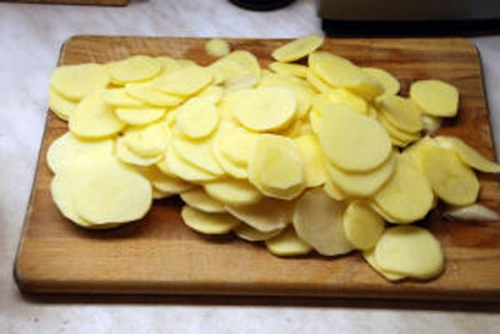 порежем картофель