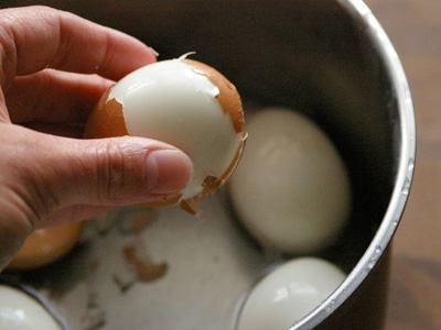чистка яиц