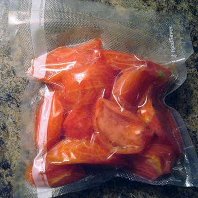 нарезанный помидор в пакете