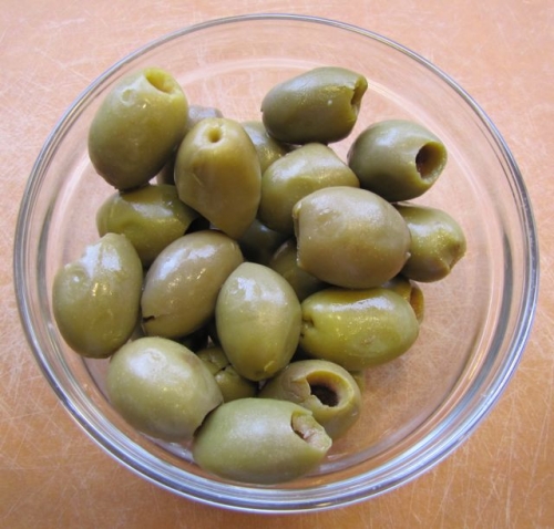 подготавливаем оливки
