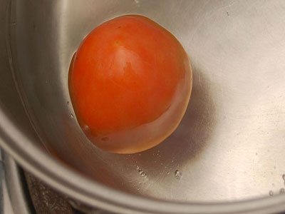 помидор в воде