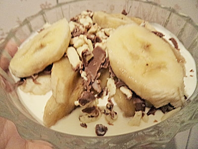 десерт из творога, бананов и шоколада