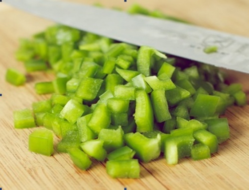 нарезанный зеленый перец