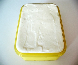сыр из йогурта в судочке