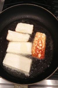сыр на сковороде
