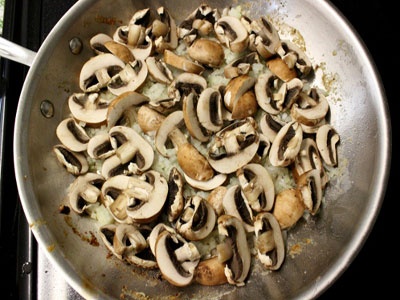 грибы на сковороде