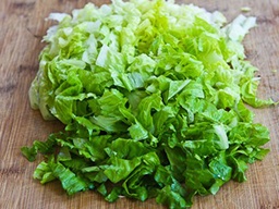 измельчаем салат
