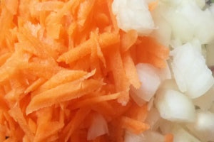 нарезка моркови и лука