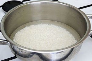 кастрюля с рисом