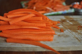 или нарезаем морковь полосками