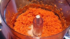 измельчаем морковь в блендере