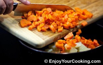 измельчаем морковь с картофелем