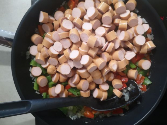 Суп с сосисками и фасолью — рецепт