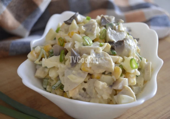 Салат с грибами и кукурузой — пошаговый рецепт с фото