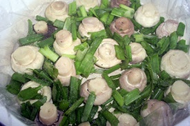 посыпаем грибы зеленым луком
