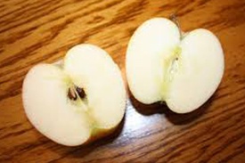 разрезать яблоки пополам