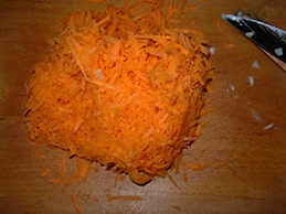 шинковать морковь