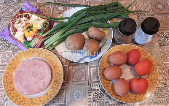 Слоёный салат с ветчиной и помидорами — пошаговый рецепт с фото и видео