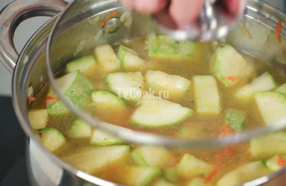 Суп-пюре из молодых кабачков на мясном бульоне — пошаговый рецепт с фото и видео