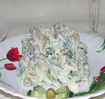 Салат с маринованными шампиньонами