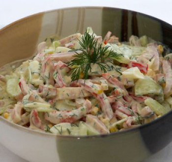Овощной салат с черешней и ветчиной, рецепт с фото