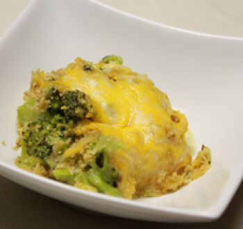 Брокколи под сметанно-сырным соусом — рецепт с фото пошагово