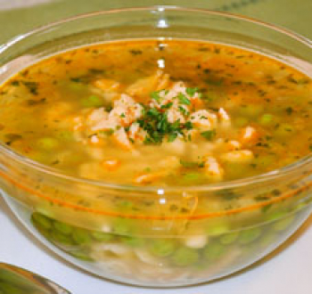 Суп с галушками и зелёным горохом