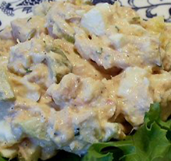 Салат с кальмарами и сыром