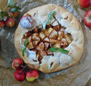 Деревенский яблочный пирог