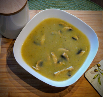 Суп-крем с луком-пореем и грибами