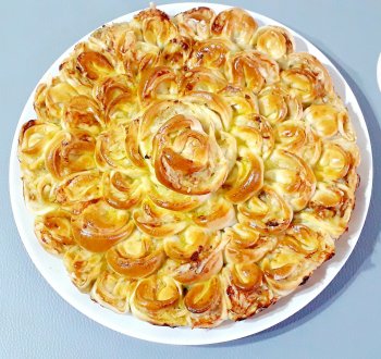 Мясной пирог "Хризантема" из дрожжевого теста