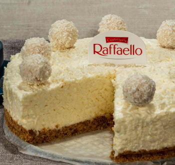 Творожный торт «Рафаэлло» с печеньем и кокосом