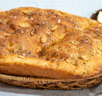 Хлеб «Фокачча» с пряными травами по-итальянски