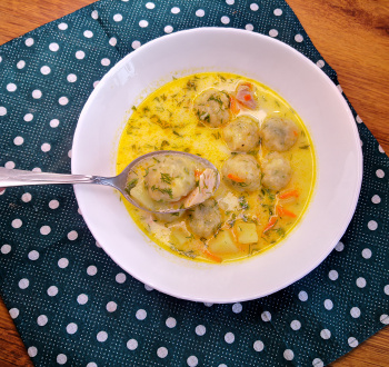 Суп с сырными шариками: рецепт с курицей и картофелем