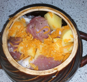 Картошка в горшочках с мясом