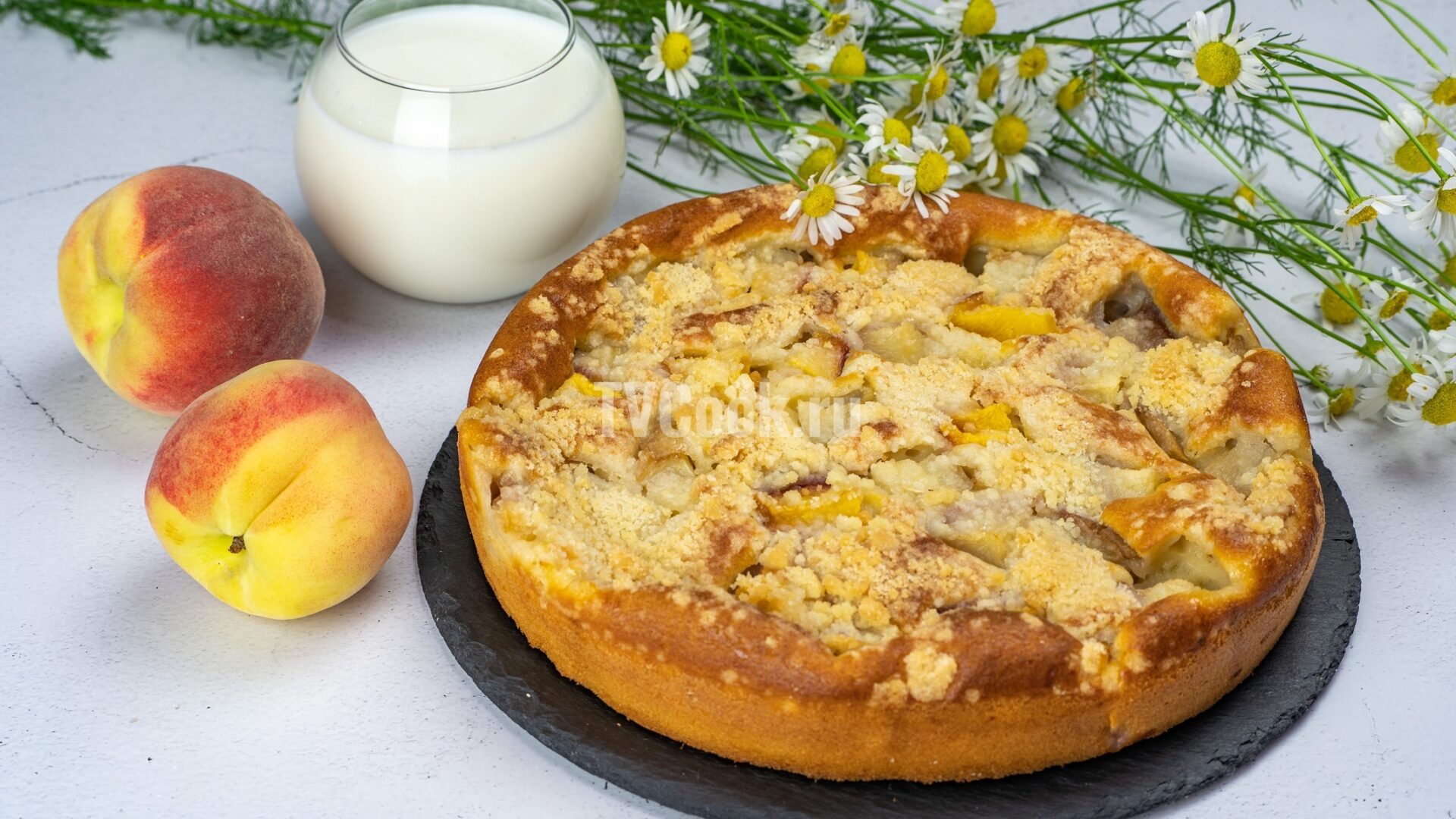 Сладкий персиковый пирог из теста на кефире — пошаговый рецепт с фото и видео
