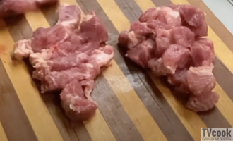 нарезка свинины для бефстроганов