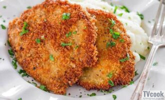 Куриное филе в сырной панировке