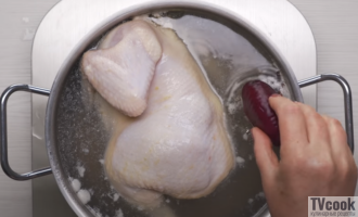 Сациви с курицей по-грузински.