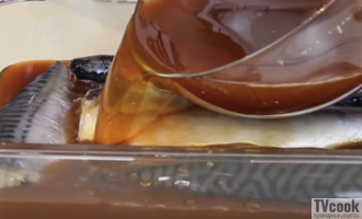 залить скумбирю маринадом