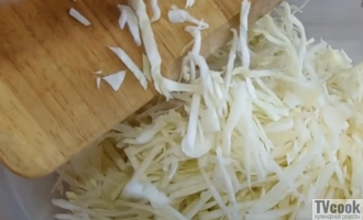 Хрустящая квашеная капуста в собственном соку (без сахара и рассола)