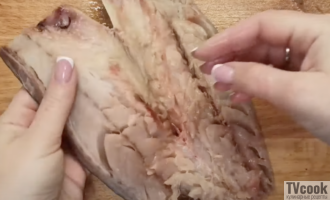 Скумбрия запечённая рулетом очень вкусная закуска из рыбы