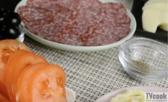 нарезанная начинка для пиццы