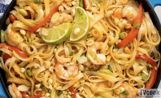 Лапша с морепродуктами по Тайски