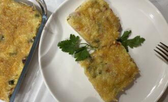 Запеканка из поленты с грудинкой и овощами. 