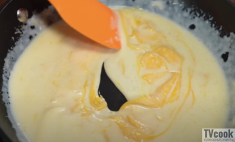 Хрустящий картофель фри с сырным соусом дома