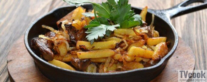 Картошка с мясом в сковородке