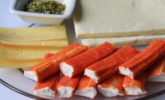 Салат Черная курица с черносливом