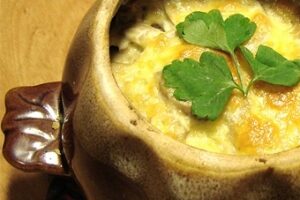 Горшочки с грибами и картошкой