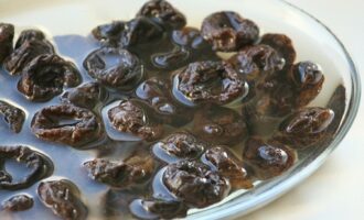 Мясо по-кубански с черносливом